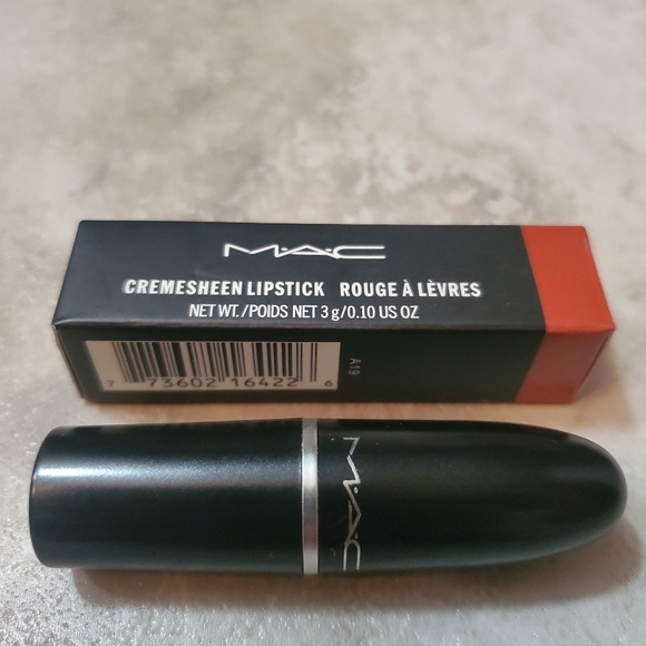MAC Cremesheen Lipstick in "Fanfare" - Picture 5 of 6
